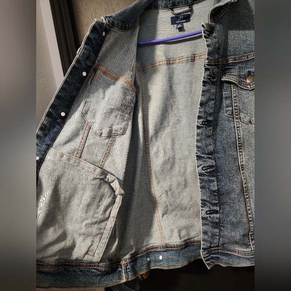 Denim jacket - Picture 2 of 4